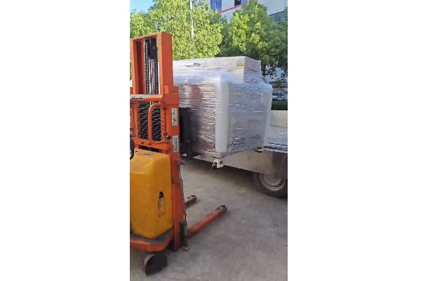 -150℃超低溫冷凍機設備現(xiàn)場實拍及出廠發(fā)貨視頻