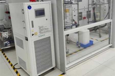 高低溫循環(huán)器選購(gòu)時(shí)需注意流量、功率和揚(yáng)程參數(shù)